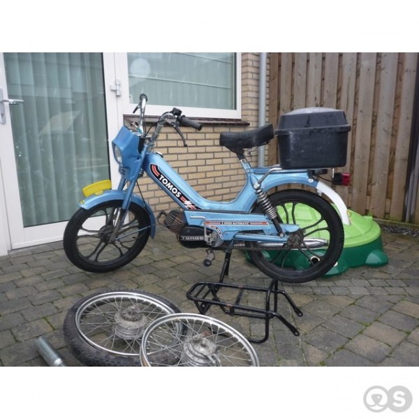 tomos blauw.jpg